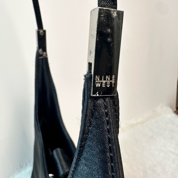 Vintage Nine West Black Triangular Shoulder Bag - Picture 5 of 11